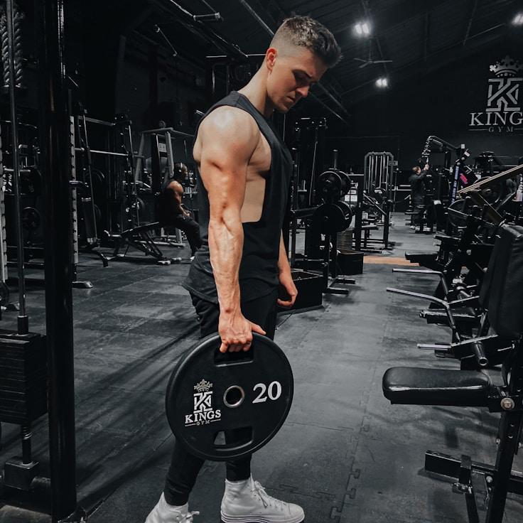 Choosing a gym and building a consistent fitness routine